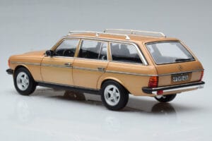 Mercedes 200T S123 AMG Package Beige Norev 1:18 183739 Metall — Bild 7 von 9