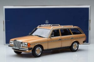 Mercedes 200T S123 Beige Norev 1:18 183738 Metall — Bild 9 von 9