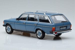Mercedes 200T S123 Blau Norev 1:18 183737 Metall — Bild 6 von 7