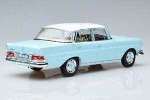 Mercedes 220 S W111 Blau Norev 1:18 183920 Metall — Bild 3 von 7