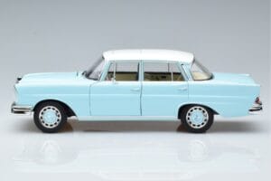 Mercedes 220 S W111 Blau Norev 1:18 183920 Metall — Bild 4 von 7