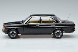 Mercedes 230E W123 Limitierte Auflage Norev 1:18 183711 Metall — Bild 5 von 8