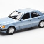 Mercedes 230E W124 Hellblau Metallic Norev 1:18