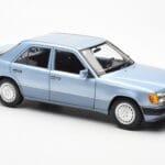 Mercedes 230E W124 Hellblau Metallic Norev 1:18 - image 6 of 8