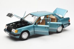 Mercedes 230E W124 Beryl Metallic Händler Edition Norev 1:18 B66040698 Metall — Bild 2 von 8