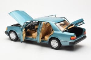 Mercedes 230E W124 Beryl Metallic Händler Edition Norev 1:18 B66040698 Metall — Bild 5 von 8