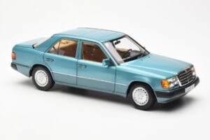 Mercedes 230E W124 Beryl Metallic Händler Edition Norev 1:18 B66040698 Metall — Bild 6 von 8