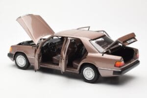 Mercedes 230E W124 Rosewood Metallic Händler Edition Norev 1:18 B66040697 Metall — Bild 5 von 8