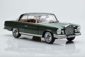 Mercedes 250 SE Coupe W111 Grün Metallic Limitierte Auflage Norev 1:18 183764 Metall — Bild 5 von 7