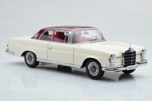 Mercedes 280 SE W108 Weiß AUTOart 1:18 76287 Metall — Bild 6 von 8