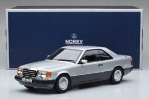 Mercedes 300 CE-24 C124 Coupe Silber Norev 1:18 183880 Metall — Bild 7 von 7