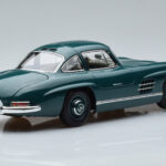 Mercedes 300 SL W198 Gullwing Grün Norev 1:18 - image 3 of 7