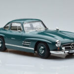 Mercedes 300 SL W198 Gullwing Grün Norev 1:18 - image 5 of 7
