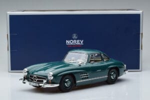 Mercedes 300 SL W198 Gullwing Grün Norev 1:18 183851 Metall — Bild 7 von 7