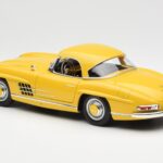 Mercedes 300 SL W198 Roadster Gelb Norev 1:18 - image 7 of 8