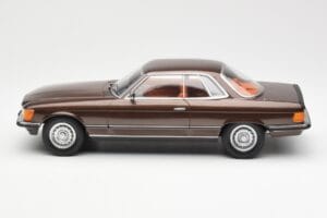 Mercedes 500 SLC C107 Braun KK-Scale 1:18 180851 Metall — Bild 3 von 6