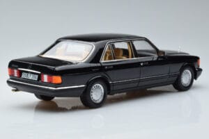 Mercedes 560 SEL W126 Schwarz Norev 1:18 183793 Metall — Bild 3 von 7