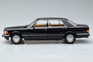 Mercedes 560 SEL W126 Schwarz Norev 1:18 183793 Metall — Bild 4 von 7