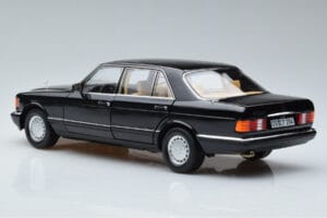 Mercedes 560 SEL W126 Schwarz Norev 1:18 183793 Metall — Bild 6 von 7