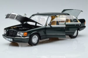 Mercedes 560 SEL W126 Dunkelgrün Metallic Norev 1:18 B66040682 Metall — Bild 2 von 7