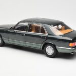 Mercedes 560 SEL W126 Night Grün Metallic Dealer Edition Norev 1:18 - image 7 of 8