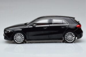 Mercedes A-Class W177 AMG Line Norev 1:18 183861 Metall — Bild 4 von 7