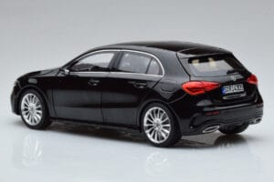 Mercedes A-Class W177 AMG Line Norev 1:18 183861 Metall — Bild 6 von 7