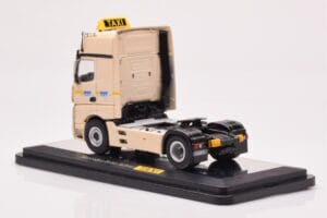 Mercedes Actros Gigaspace IAA 2012 Taxi NZG 1:50 MM0015 Metall — Bild 3 von 4