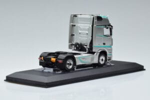 Mercedes Actros MP4 Racing Edition IXO 1:43 TR091 Metall — Bild 2 von 6