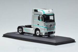 Mercedes Actros MP4 Racing Edition IXO 1:43 TR091 Metall — Bild 4 von 6