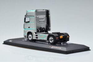 Mercedes Actros MP4 Racing Edition IXO 1:43 TR091 Metall — Bild 5 von 6