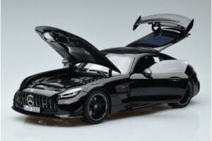Mercedes AMG GT C190 Black Series Schwarz Norev 1:18 183900 Metall — Bild 2 von 7