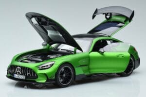 Mercedes AMG GT C190 Black Series Grün Hell Magno Limitierte Auflage Norev 1:18 183903 Metall — Bild 2 von 7