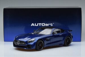 Mercedes AMG GT R C190 Brillantblau AUTOart 1:18 76334 Metall — Bild 7 von 7