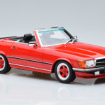 Mercedes AMG SL500 R107 Rot Otto 1:18 - image 4 of 6