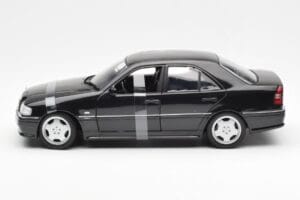 Mercedes C-Class W202 C36 AMG Schwarz Metallic UT Models 1:18 26102 Metall — Bild 3 von 6