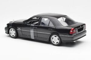 Mercedes C-Class W202 C36 AMG Schwarz Metallic UT Models 1:18 26102 Metall — Bild 5 von 6