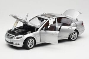 Mercedes C-Class W204 Avantgarde Silber AUTOart 1:18 B66962368 Metall — Bild 2 von 8
