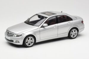 Mercedes C-Class W204 Avantgarde Silber AUTOart 1:18