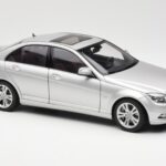Mercedes C-Class W204 Avantgarde Silber AUTOart 1:18 - image 6 of 8