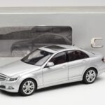 Mercedes C-Class W204 Avantgarde Silber AUTOart 1:18 - image 8 of 8