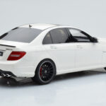 Mercedes C63 AMG W204 Weiß GT Spirit 1:18 - image 2 of 6