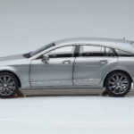 Mercedes CLS Shooting Brake X218 Alanite Grau Norev 1:18 - image 4 of 7