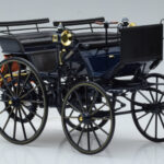 Mercedes Daimler Motorkutsche Dunkelblau Norev 1:18 - image 4 of 6