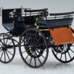 Mercedes Daimler Motorkutsche Dunkelblau Norev 1:18 - image 5 of 6