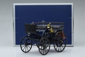 Mercedes Daimler Motorkutsche Dunkelblau Norev 1:18 183700 Metall — Bild 6 von 6