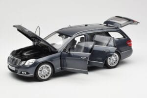 Mercedes E-Class S212 T-Modell Tenorit Grau Metallic Minichamps 1:18 B66962447 Metall — Bild 2 von 8