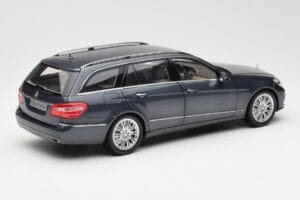 Mercedes E-Class S212 T-Modell Tenorit Grau Metallic Minichamps 1:18 B66962447 Metall — Bild 3 von 8