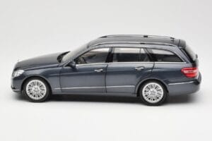 Mercedes E-Class S212 T-Modell Tenorit Grau Metallic Minichamps 1:18 B66962447 Metall — Bild 4 von 8
