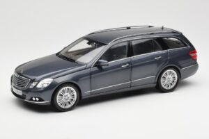 Mercedes E-Class S212 T-Modell Tenorit Grau Metallic Minichamps 1:18